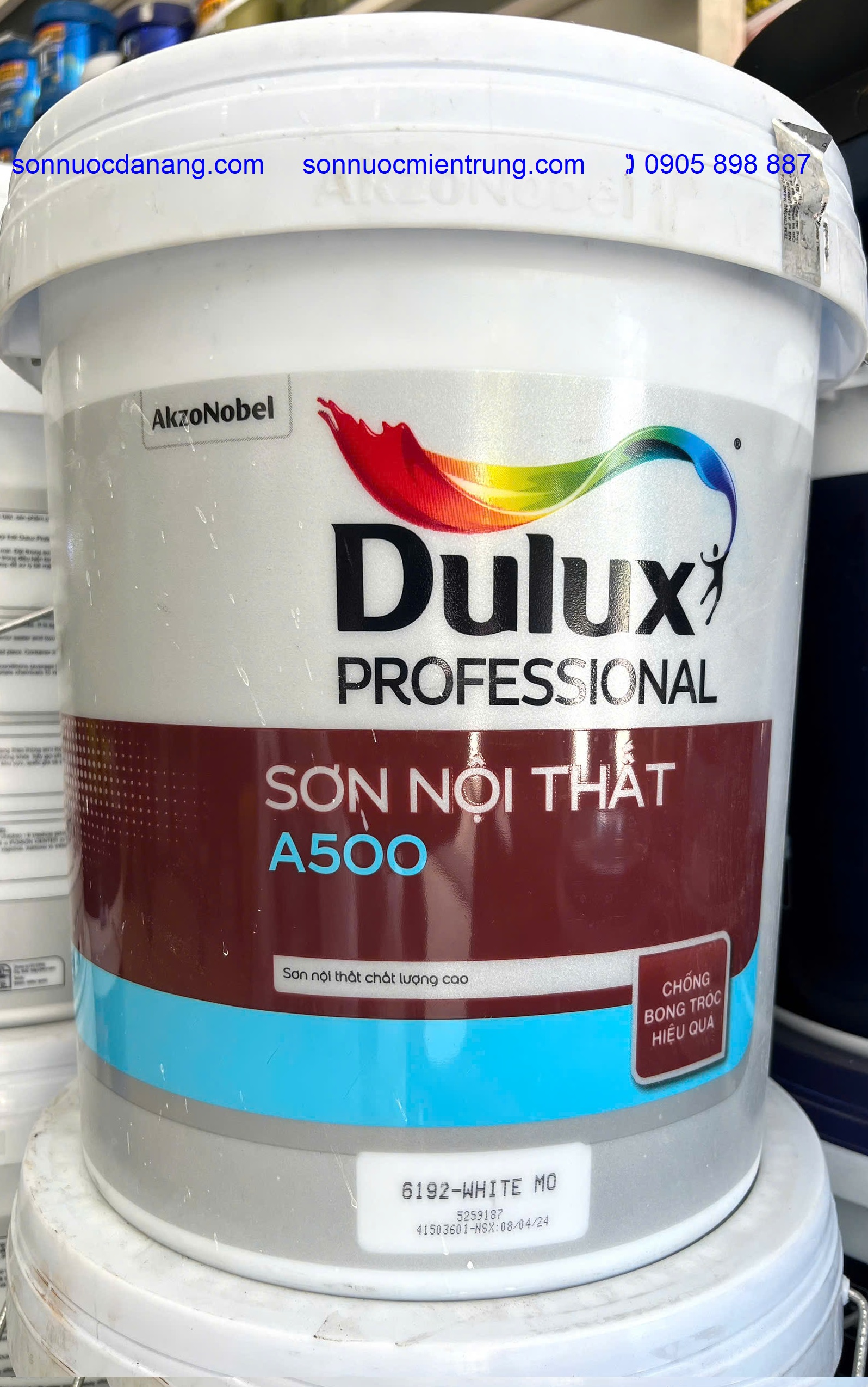 Sơn A500 nội thất Dulux Professional tại Đà Nẵng, Hà Nội, Tp Hồ Chí Minh là dòng sơn gốc nước với công thức đặc biệt,  sản phẩm có độ bám dính cực kỳ hoàn hảo cùng tính năng chống bong tróc ưu việt từ đó giúp màu đẹp lâu phai theo thời gian. Sản phẩm phù hợp cho cả bề mặt tường mới cũng như mặt tường cũ đã qua xử lý.